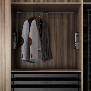 gia-mac-quan-ao-di-dong-black